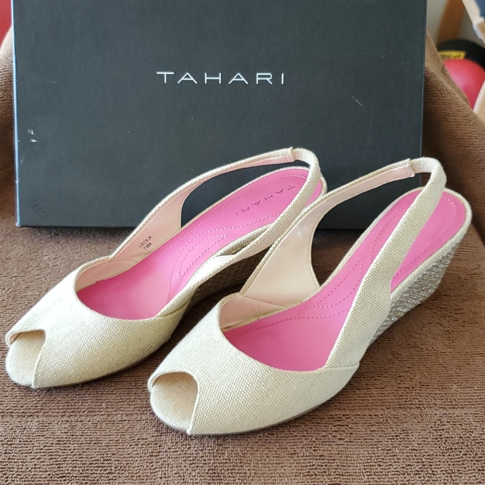 TAHARI LEOLA Cream Sling-Backs